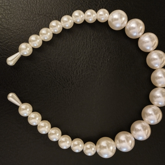 Faux Pearl Headband - Picture 2 of 7